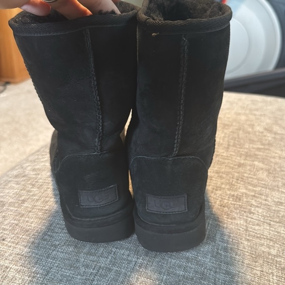 UGG classic short boot - Picture 8 of 8